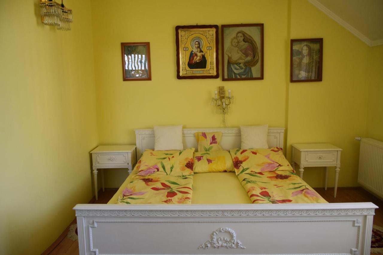 Vila Angela Felix Hotel Sanmartin Bagian luar foto