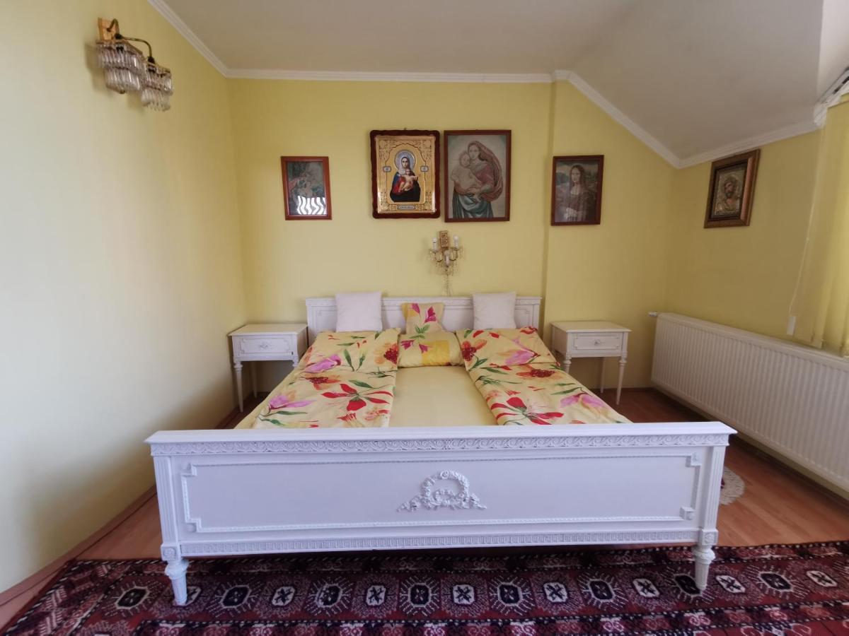 Vila Angela Felix Hotel Sanmartin Bagian luar foto