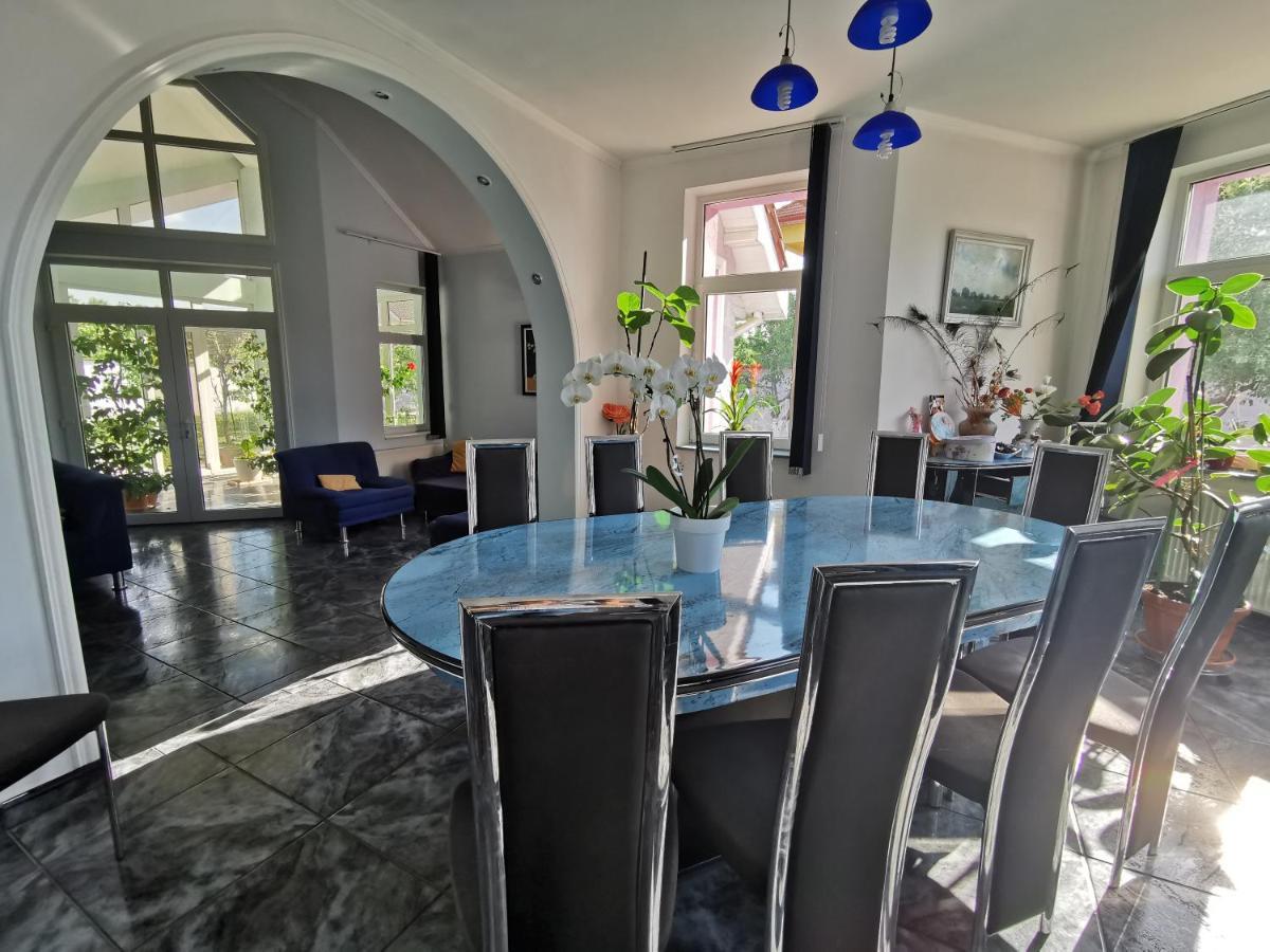 Vila Angela Felix Hotel Sanmartin Bagian luar foto