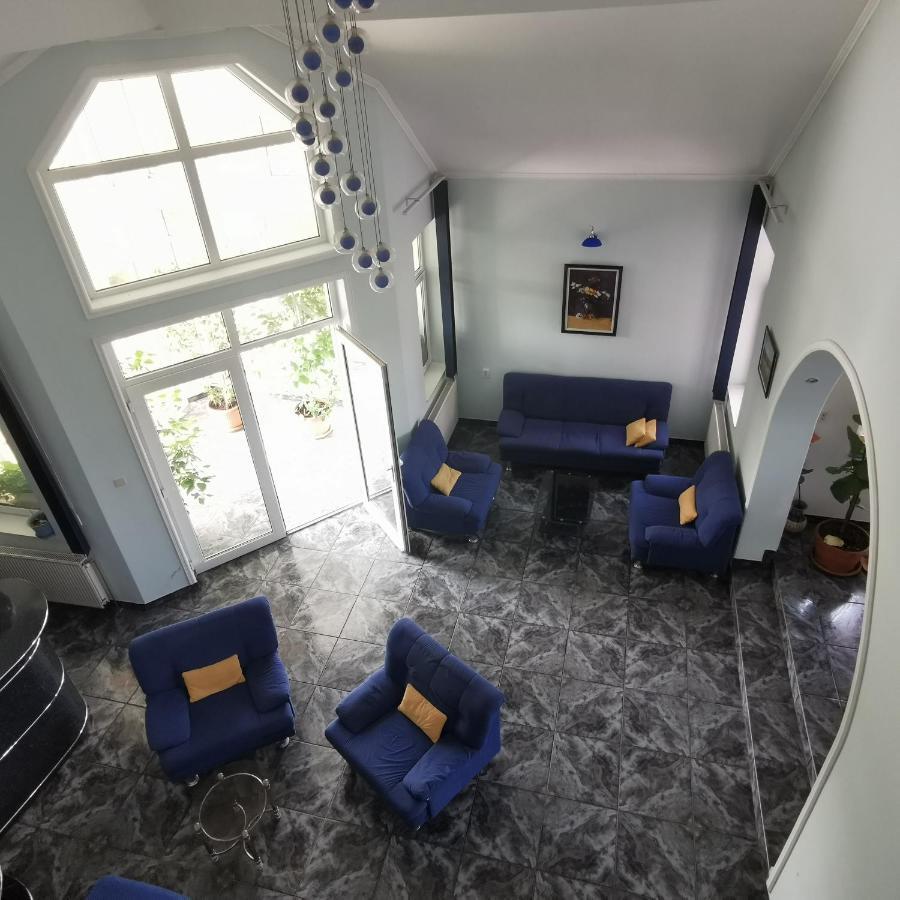 Vila Angela Felix Hotel Sanmartin Bagian luar foto